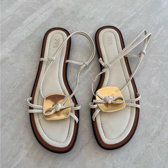Zara Elegant White Sandals with Gold Accent - Picture 1 of 4